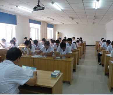 大学生就业指导座谈会